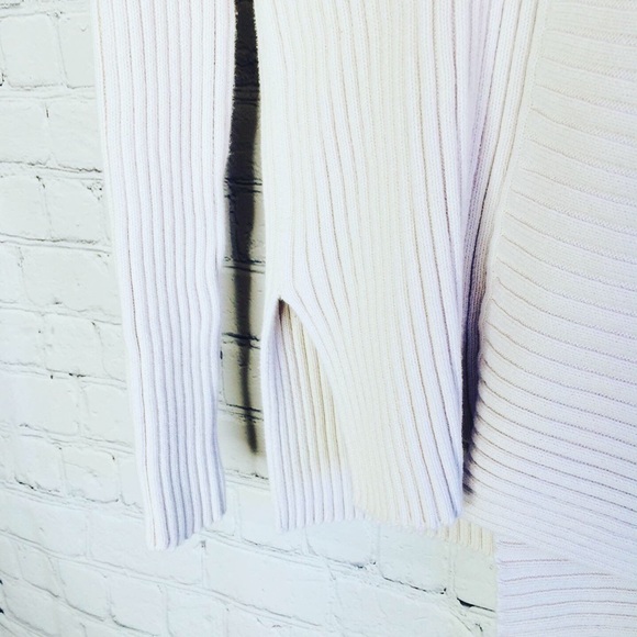 Cabi D ring sweater - Picture 6 of 6